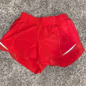 lululemon hotty hot shorts carnation red size 6.